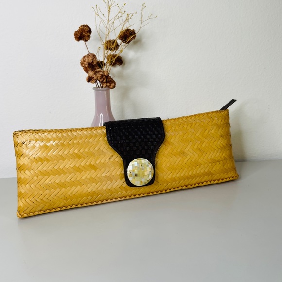Handbags - Woven hand clutch OS
